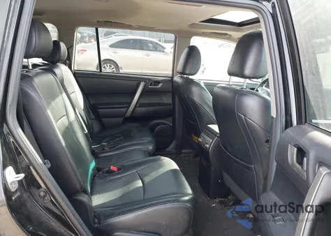 2011 Toyota Highlander Se V6 z USA, uszkodzony, nr VIN 5TDBK3EH9BS092812